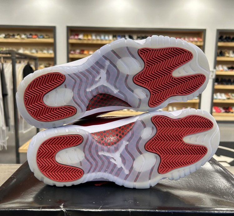 77579 Jordan 11 Retro Cherry 2023
