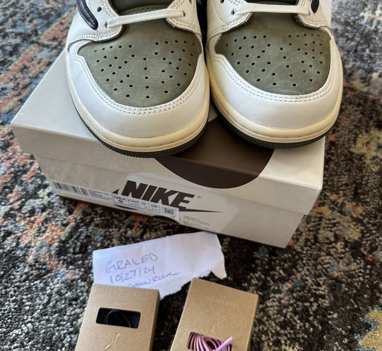 Jordan 1 Low Travis Scott Medium Olive Size 9