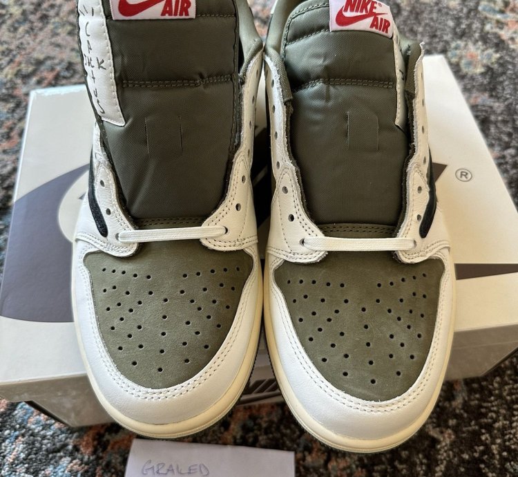 Jordan 1 Low Travis Scott Medium Olive Size 9