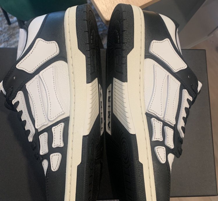 Black With White Bones Skel Top Low