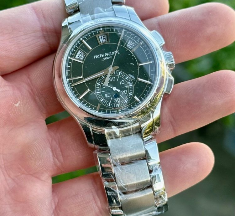 Patek Philippe Annual Calendar Chronograph 2021 Annual Calendar 5905 1a Green 42mm Box Papers