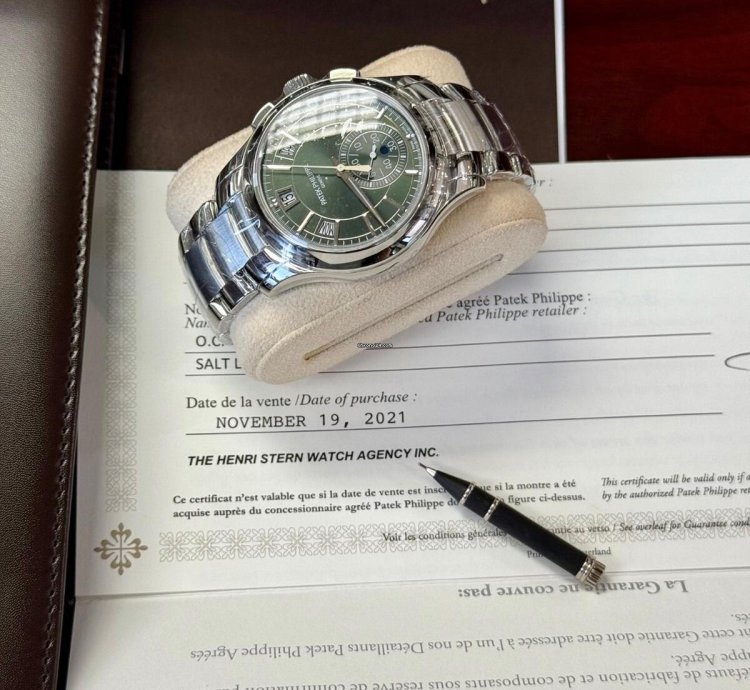 Patek Philippe Annual Calendar Chronograph 2021 Annual Calendar 5905 1a Green 42mm Box Papers