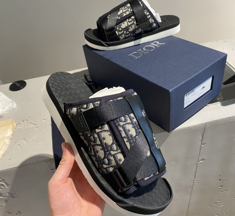 Bnwt Dior Alpha Slide Oblique Jacquard