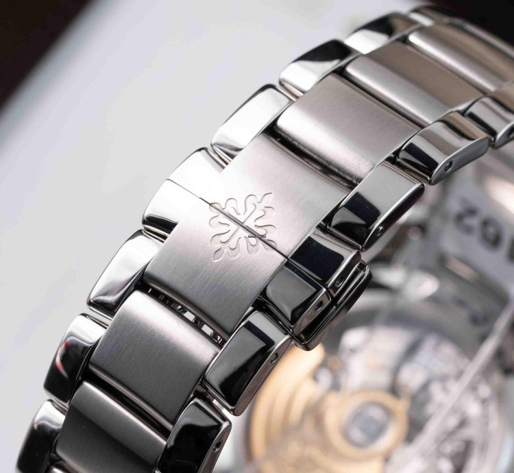 Patek Philippe Annual Calendar Chronograph 5905 1a-001 - 2023