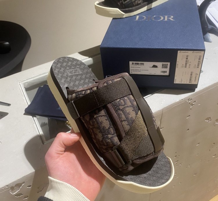 Bnwt Dior Alpha Slides Oblique Brown
