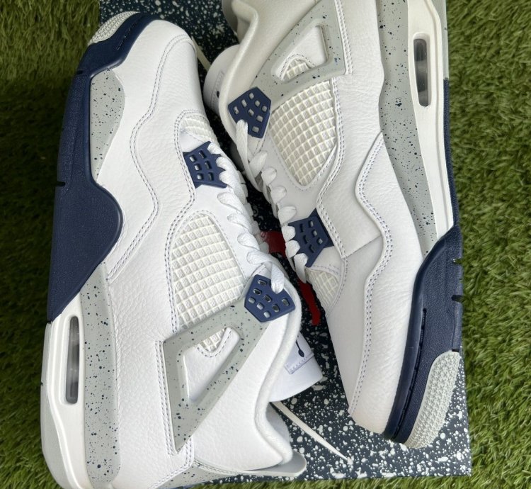 Jordan 4 Retro Midnight Navy