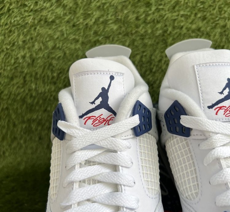 Jordan 4 Retro Midnight Navy