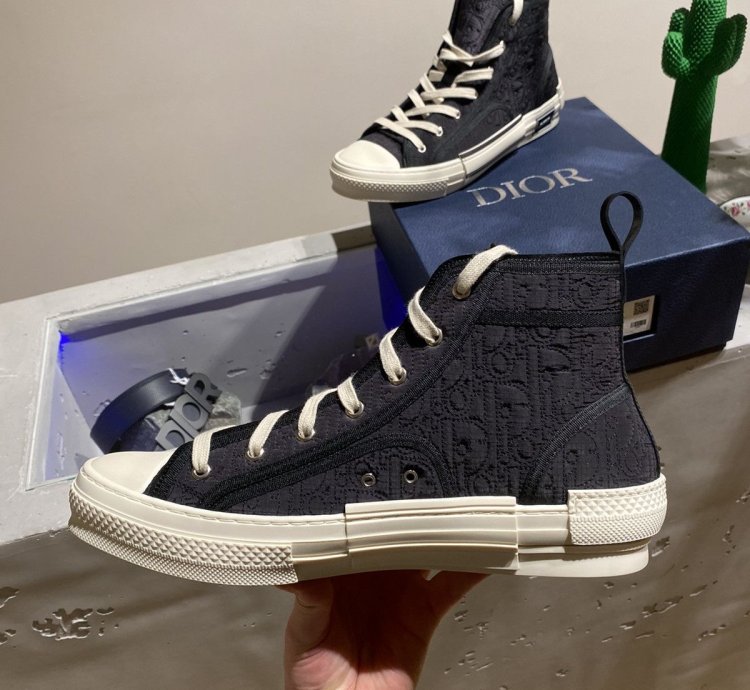 Bnwt Dior B23 Kumo Sneaker