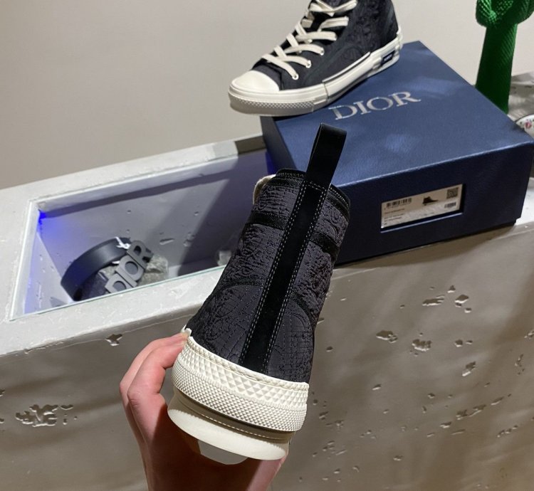 Bnwt Dior B23 Kumo Sneaker