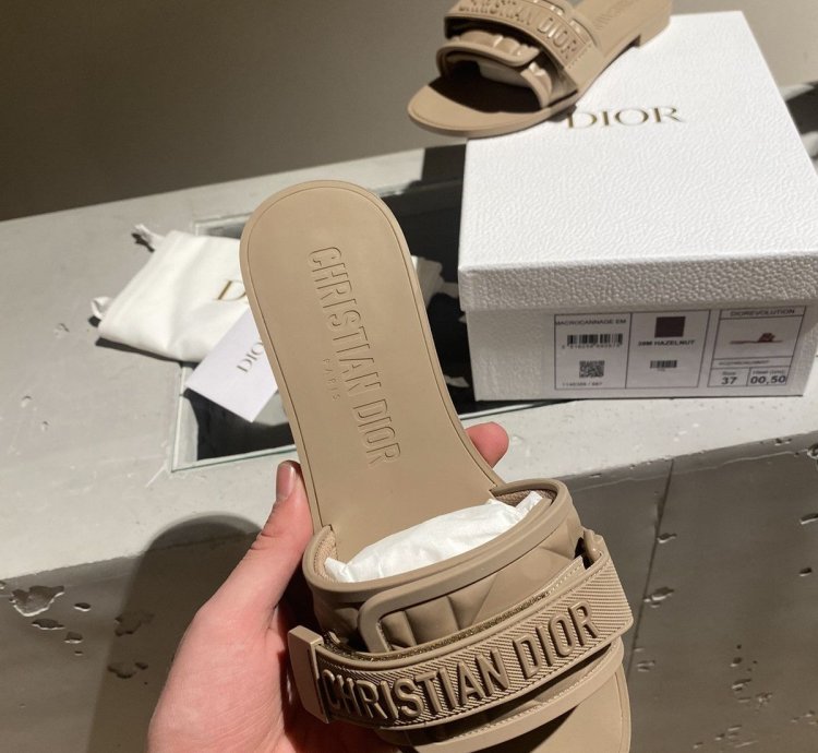 Bnwt Dior Dioevolution Slide