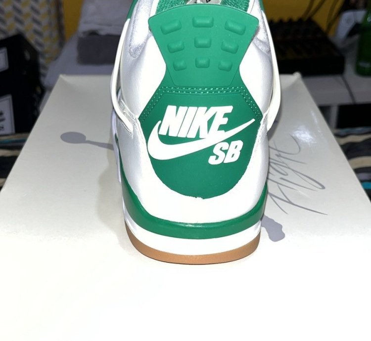 Jordan 4 Sb Pine Green