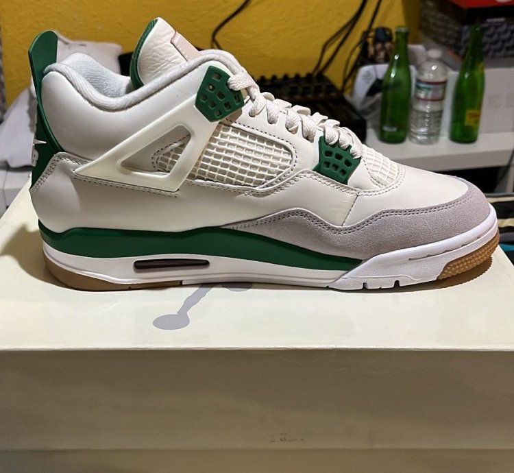 Jordan 4 Sb Pine Green