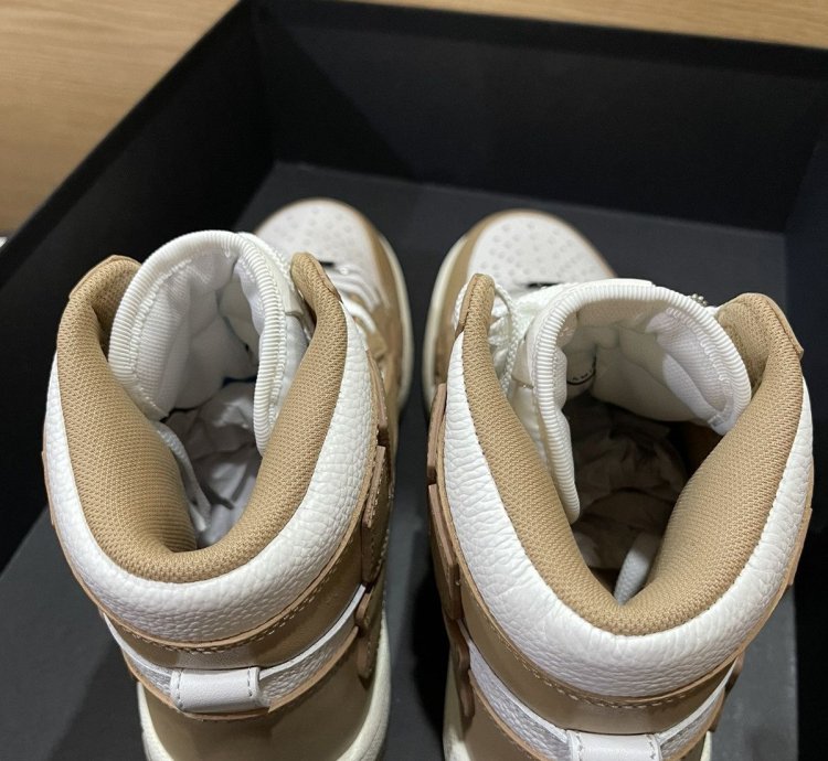 Bone Sneaker Hi Top