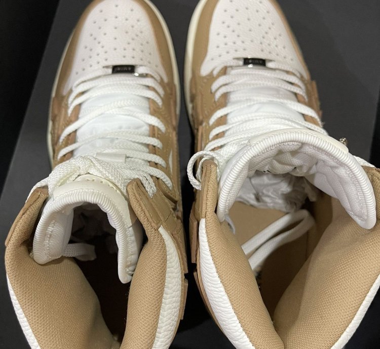 Bone Sneaker Hi Top