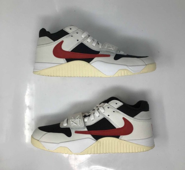 Jumpman Jack Travis Scott University Red