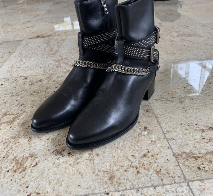 Boots With Chain Detail