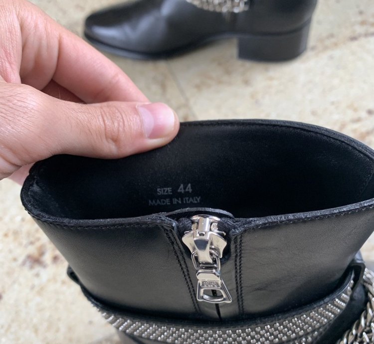 Boots With Chain Detail