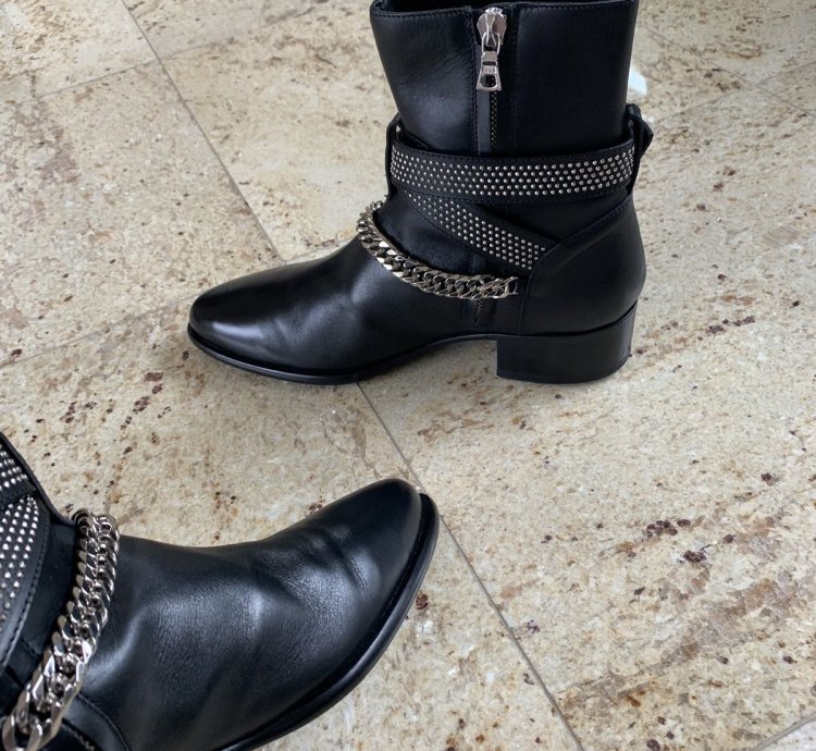Boots With Chain Detail