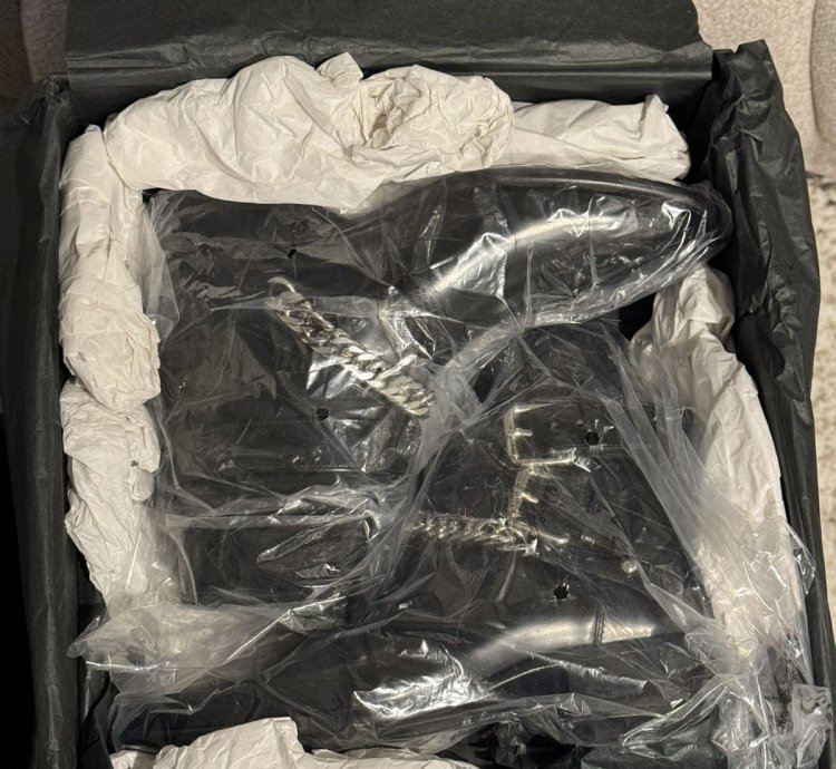 Brand New Buckle Chain Shine Leather Boots