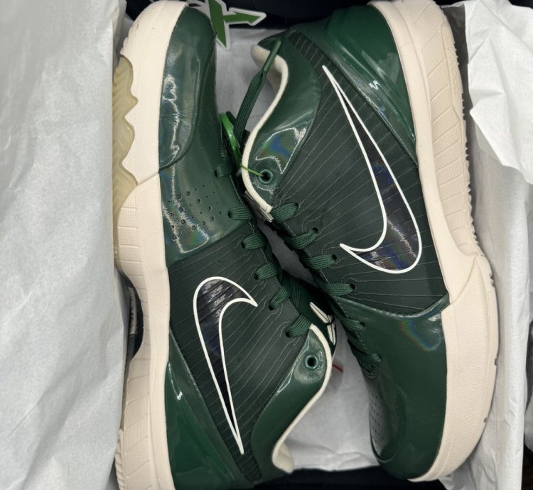 Kobe 4 Iv Undefeated Bucks Size 11
