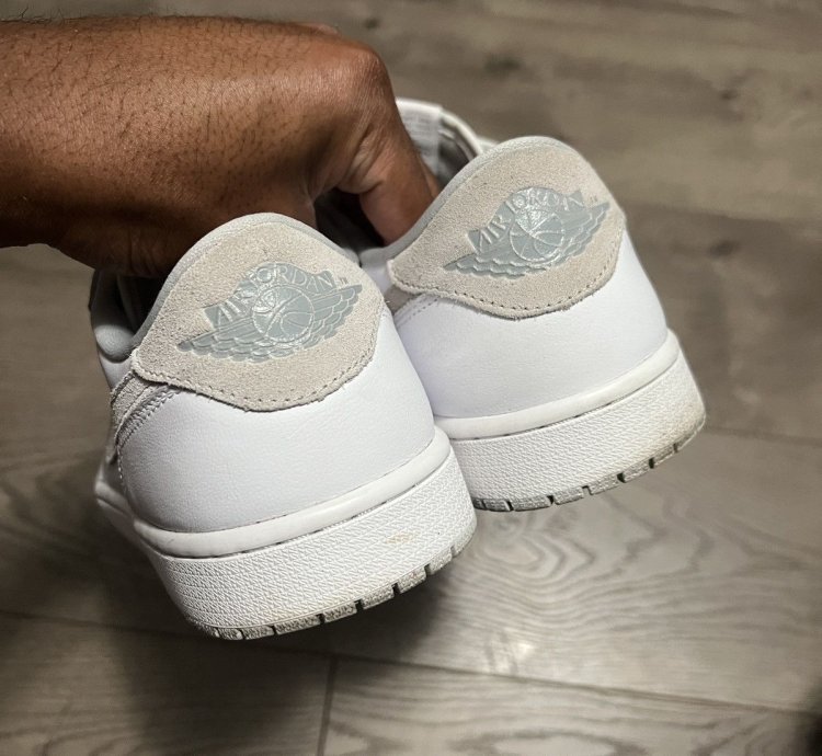 Air Jordan 1 Low Neutral Grey