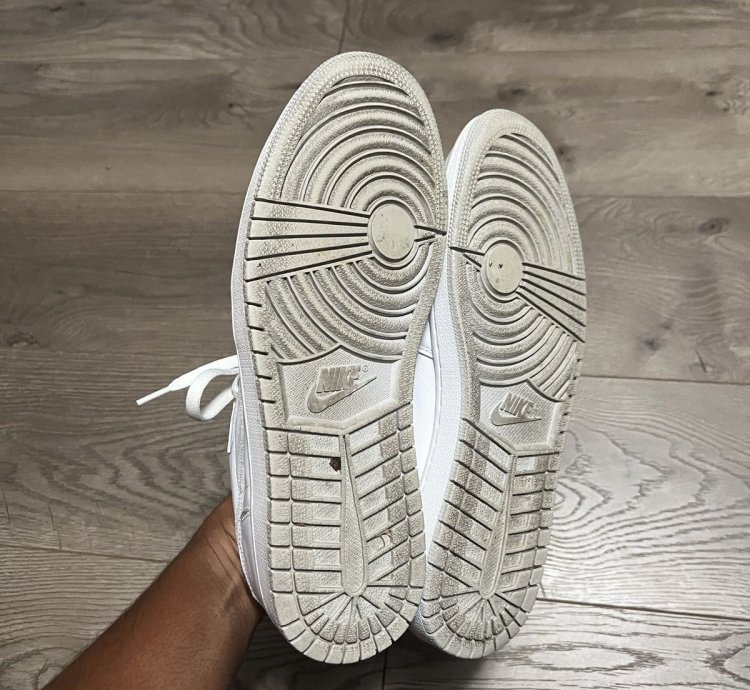 Air Jordan 1 Low Neutral Grey