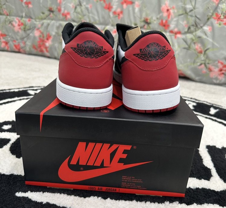 Air Jordan 1 Low Og Black Toe