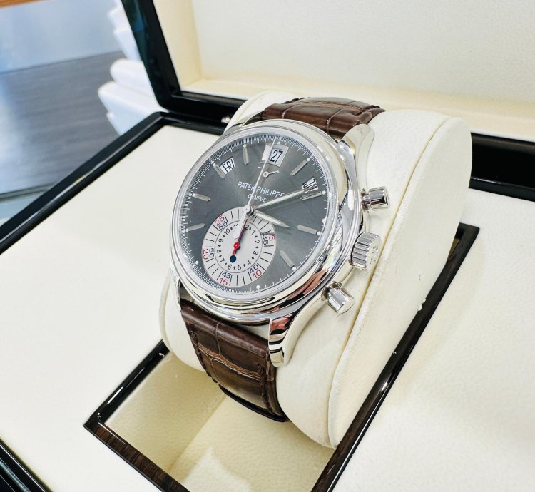 Patek Philippe Annual Calendar Chronograph 5960p Platinum Grey Dial 40mm Auto Watch Box Paper