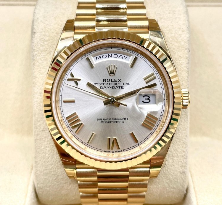 Rolex Day-date 40 Yellowgold 18kt Silver Dial Box Papers 2021 New Fully Stickers With Qr Code