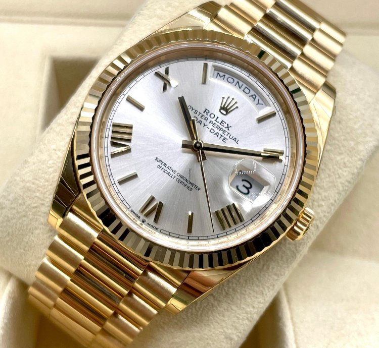 Rolex Day-date 40 Yellowgold 18kt Silver Dial Box Papers 2021 New Fully Stickers With Qr Code