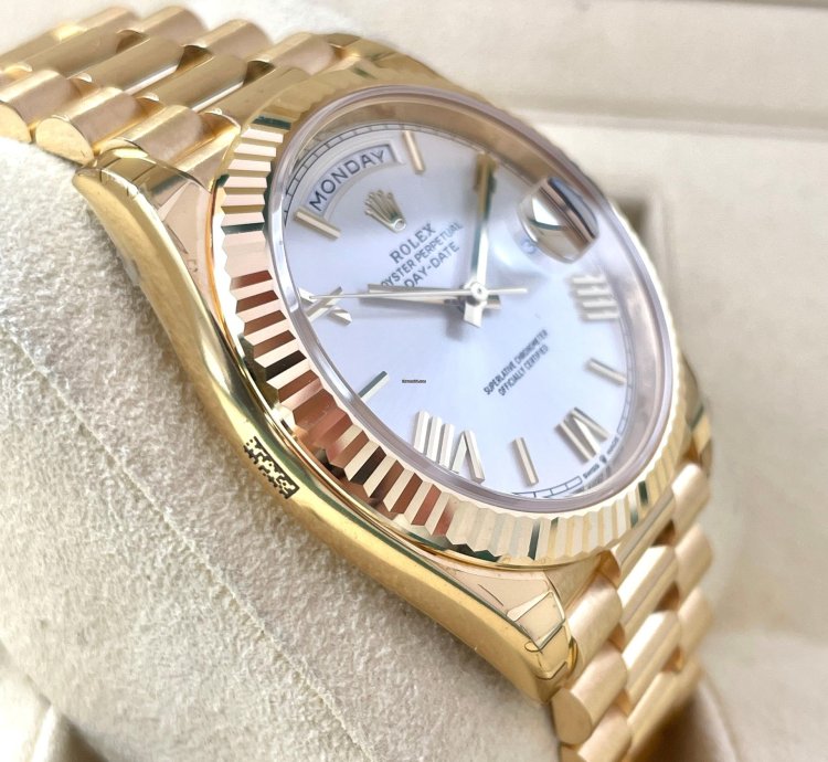 Rolex Day-date 40 Yellowgold 18kt Silver Dial Box Papers 2021 New Fully Stickers With Qr Code