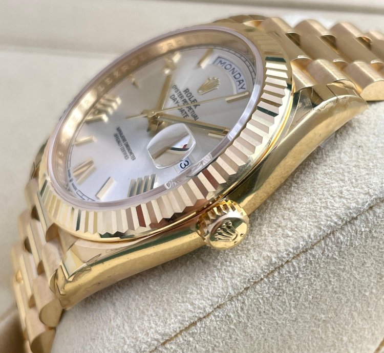 Rolex Day-date 40 Yellowgold 18kt Silver Dial Box Papers 2021 New Fully Stickers With Qr Code