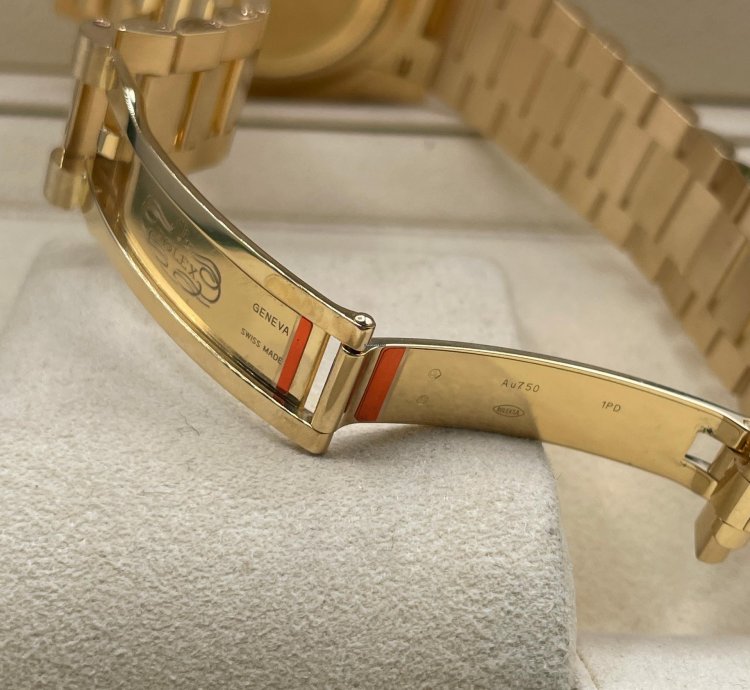 Rolex Day-date 40 Yellowgold 18kt Silver Dial Box Papers 2021 New Fully Stickers With Qr Code