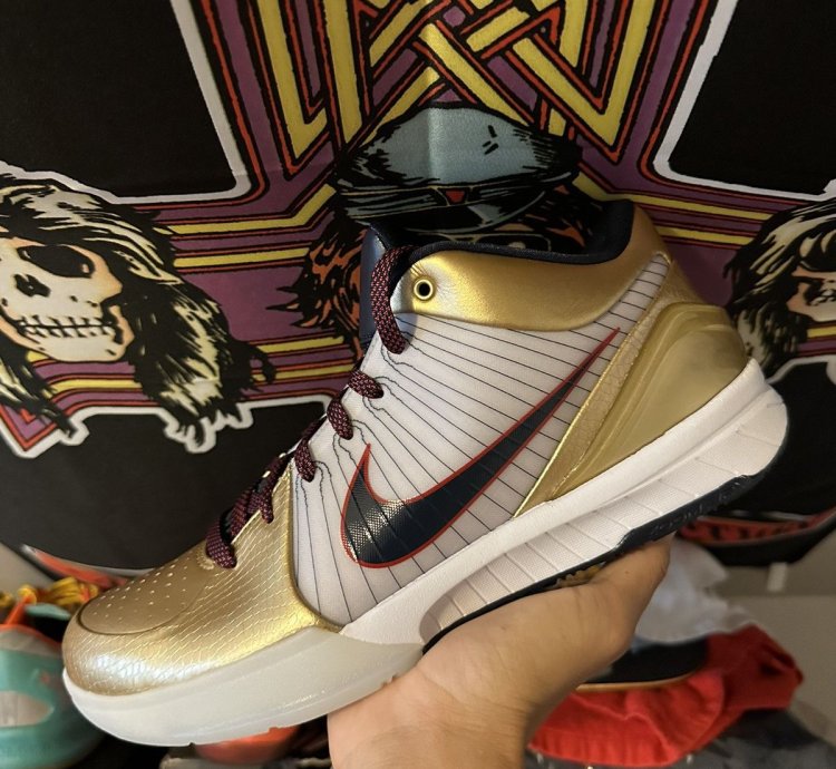 Kobe Iv Protro Gold Medal