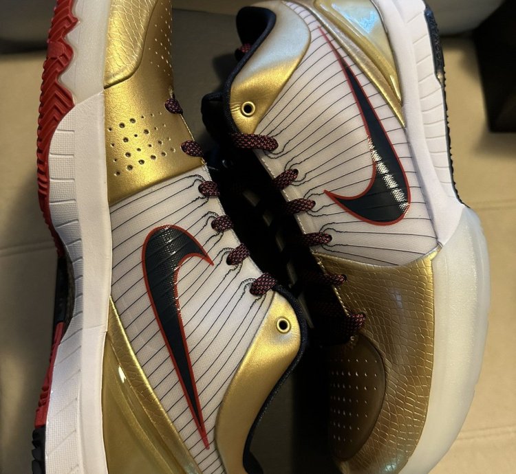 Kobe Iv Protro Gold Medal