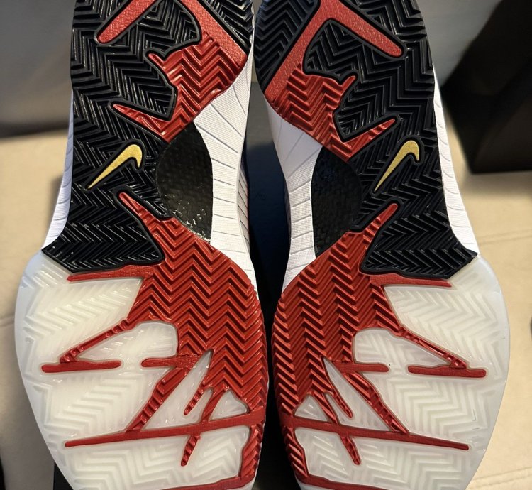 Kobe Iv Protro Gold Medal