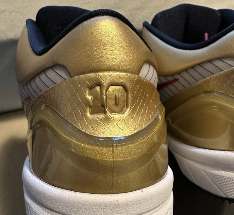 Kobe Iv Protro Gold Medal