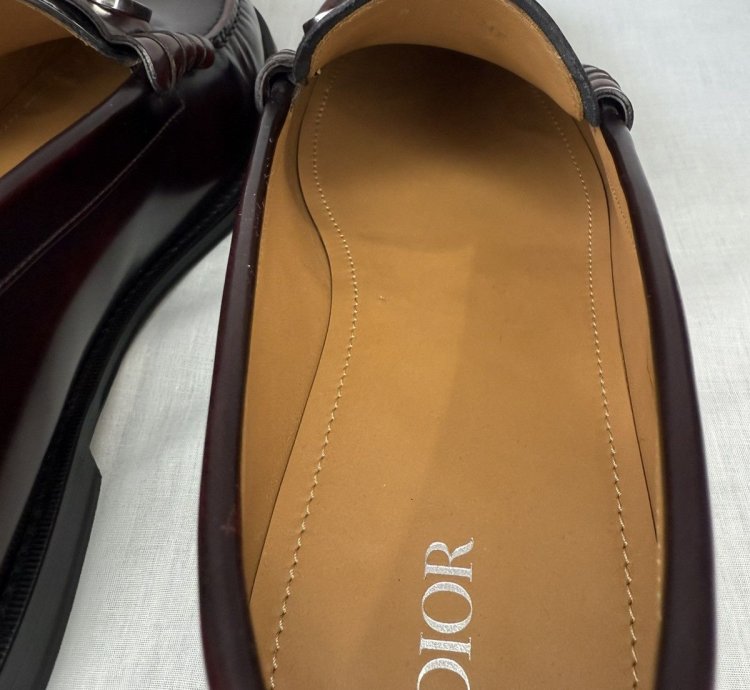Brushed Calfskin Mens Logo Plaque Loafers 44 Red Black