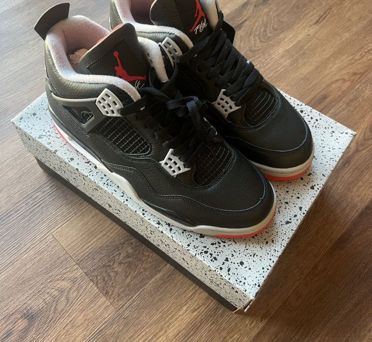 Men Nike Air Jordan 4 2024 Retro Bred Sneakers