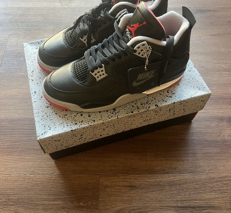 Men Nike Air Jordan 4 2024 Retro Bred Sneakers