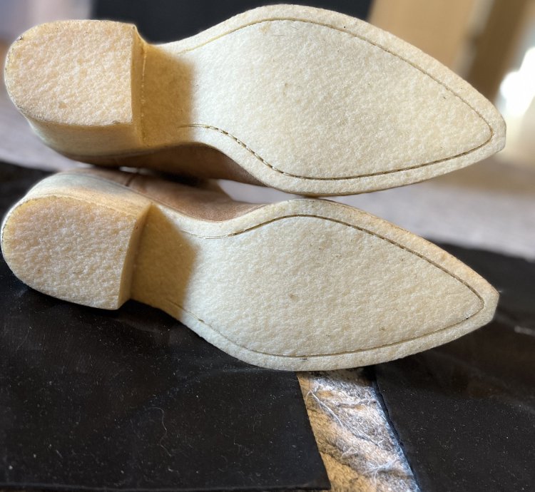 Chelsea Crepe Sole Boot