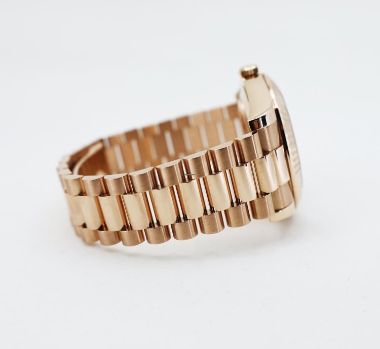 Rolex Day-date Ii Presidential 41mm Rose Gold Pink Roman Dial Presidential Bracelet 218235