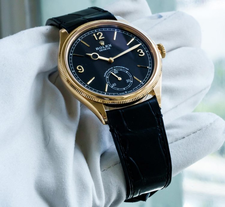 Rolex 1908 Yellow Gold Black Alligator Strap