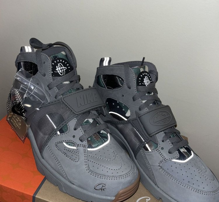 Nike Air Huarache Corteiz Gully Grey
