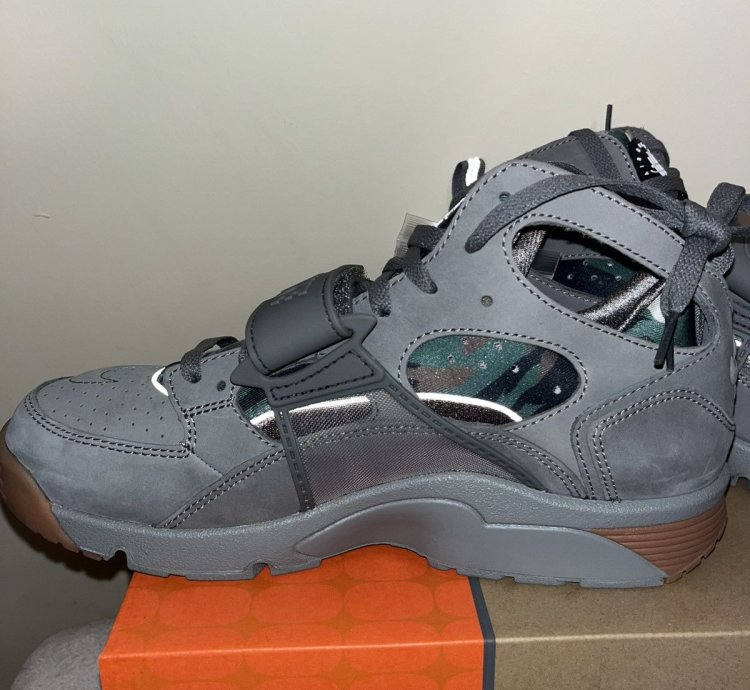 Nike Air Huarache Corteiz Gully Grey