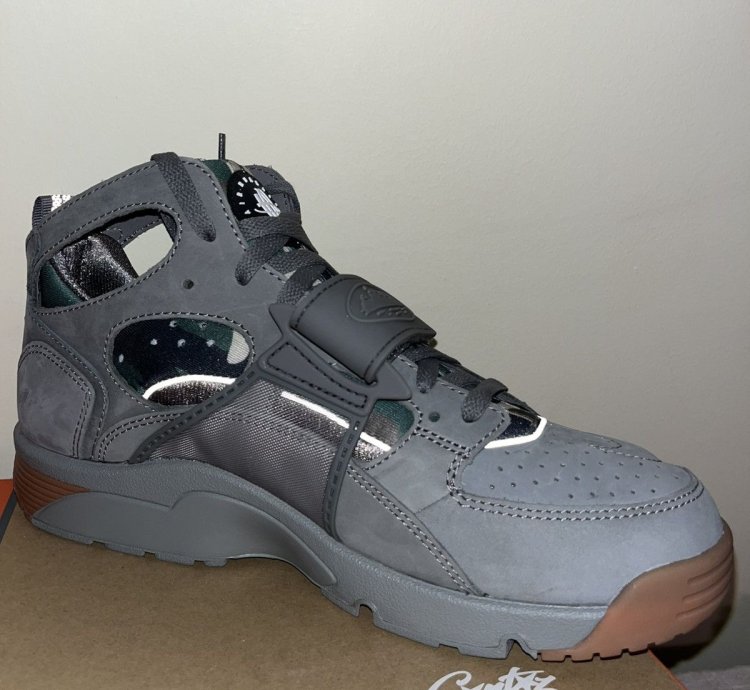 Nike Air Huarache Corteiz Gully Grey