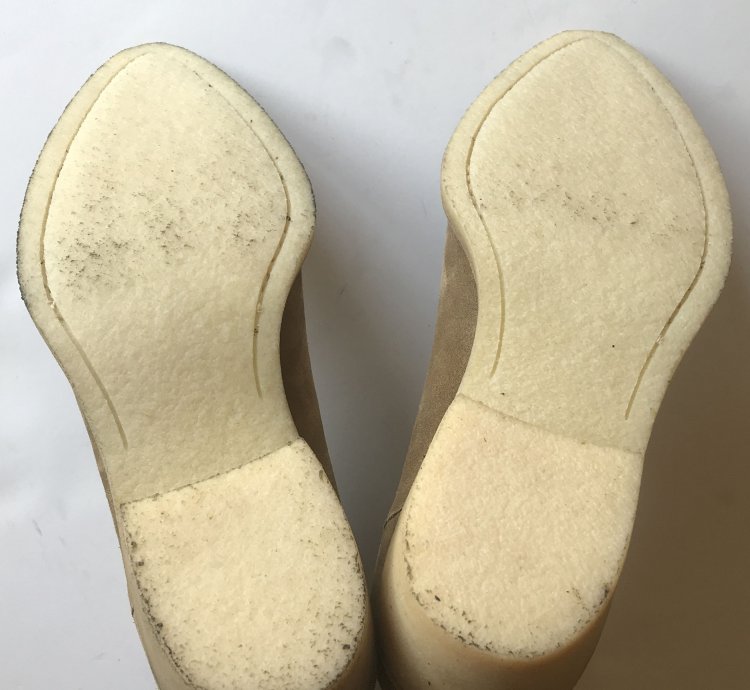 Crepe Suede Point-toe Chelsea Boots