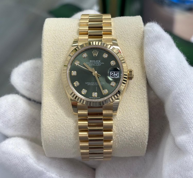Rolex Datejust 31 2024 Rolex Datejust 31 Yellow Gold - Olive Green Diamond Dial - President Box And Papers