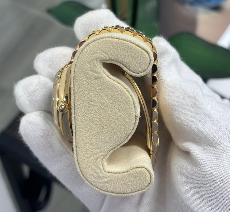 Rolex Datejust 31 2024 Rolex Datejust 31 Yellow Gold - Olive Green Diamond Dial - President Box And Papers
