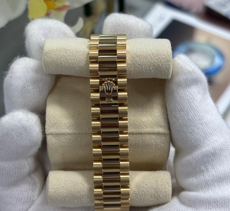 Rolex Datejust 31 2024 Rolex Datejust 31 Yellow Gold - Olive Green Diamond Dial - President Box And Papers